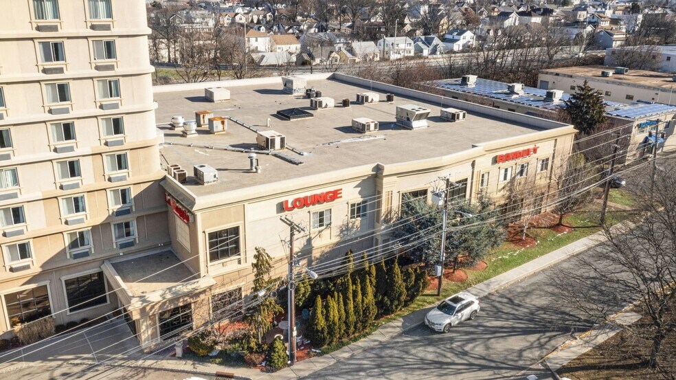 More Photos Of 40 Wood Ave, Secaucus Hotel For Lease
