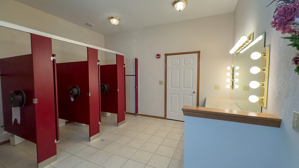 More Photos Of 907 N Oklahoma St, Tryon Religious Facility For Sale