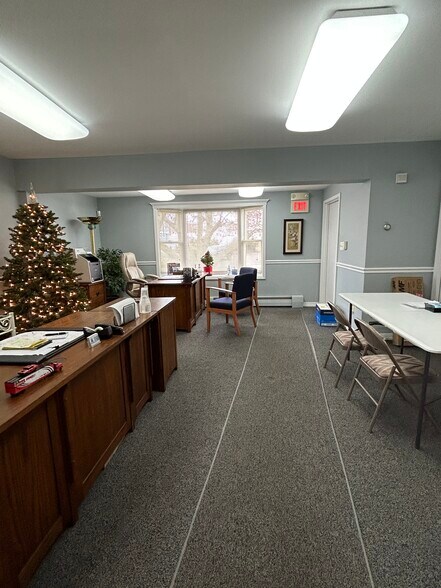 More Photos Of 847 King George Rd, Fords Office For Sale