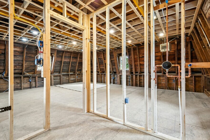 More Photos Of 8 Pine St, Boston Flex For Sale