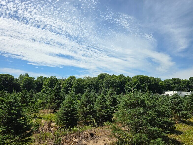 More Photos Of 11 Bunker Hill Rd, Andover Warehouse For Sale