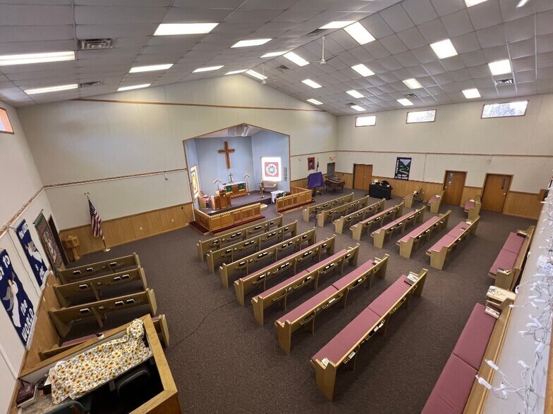 More Photos Of 212 S Sherman St, Leslie Religious Facility For Sale