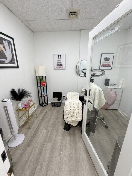More Photos Of 8868 Belair Rd, Nottingham Medical For Sale