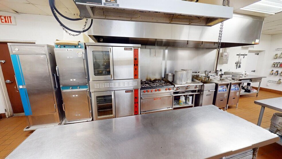 More Photos Of 304 S 6th St, Monticello Restaurant For Lease