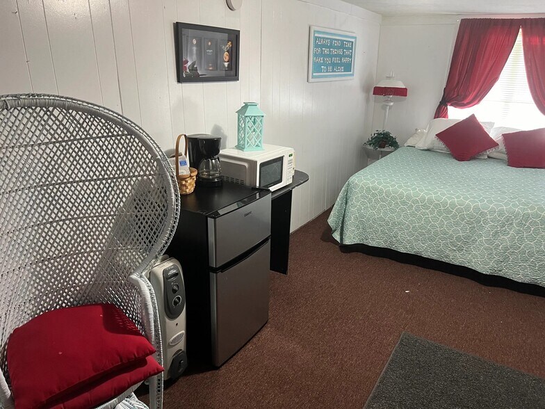 More Photos Of 4945 E Indiana Beach Rd, Monticello Marina For Sale