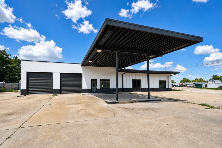 More Photos Of 623 N Richmond Rd, Wharton Auto Repair For Sale