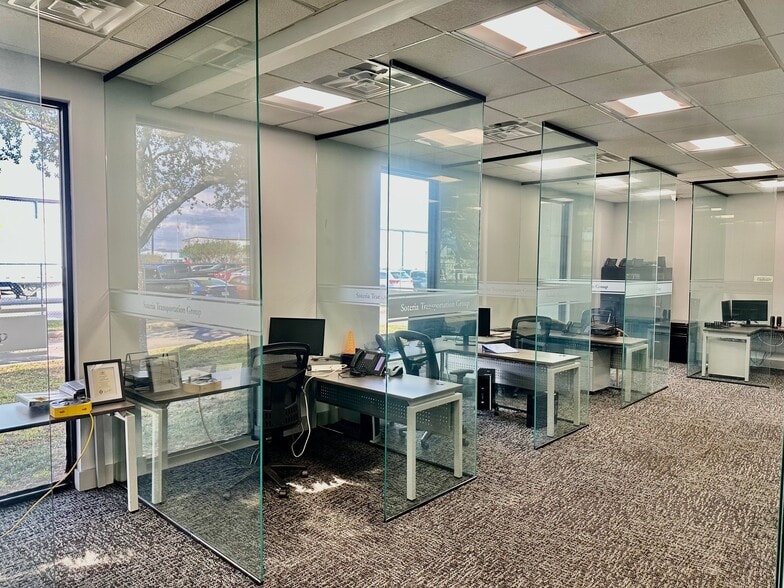 More Photos Of 11435 Brittmoore Park Dr, Houston Warehouse For Lease