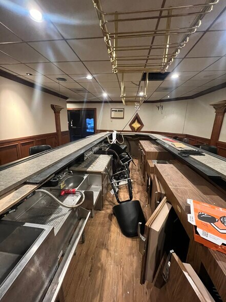 More Photos Of 532 Grand Ave, Little Chute Restaurant For Sale