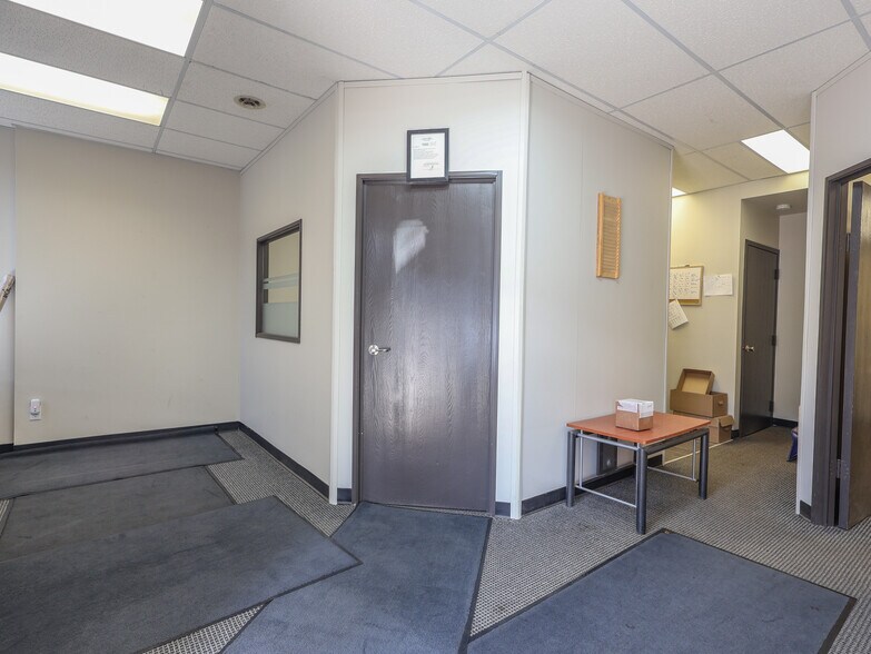 More Photos Of 5002 50 st, Stettler Flex For Sale