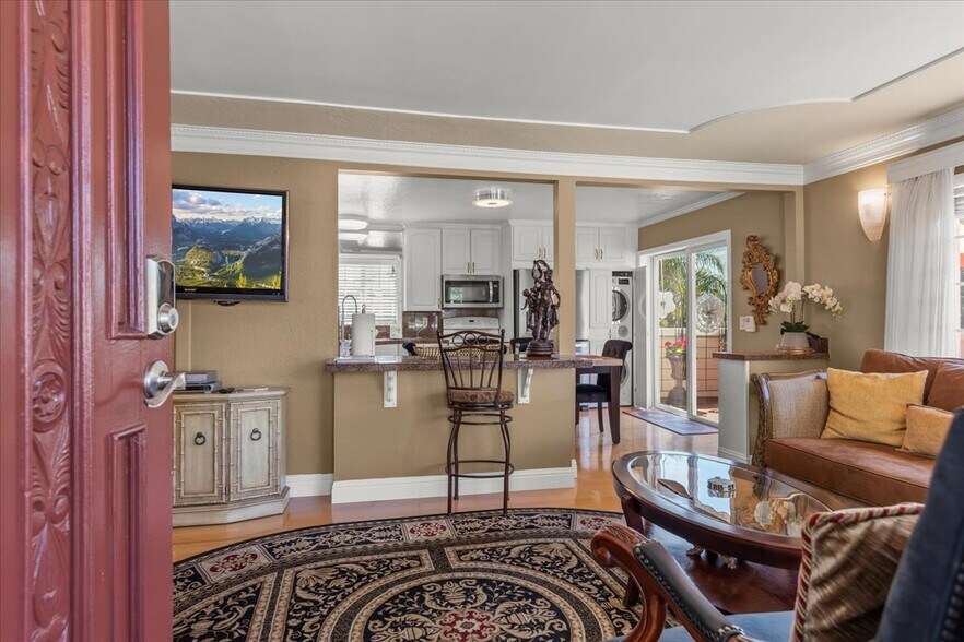More Photos Of 1176 Laurel St, San Carlos Storefront Retail Residential For Sale
