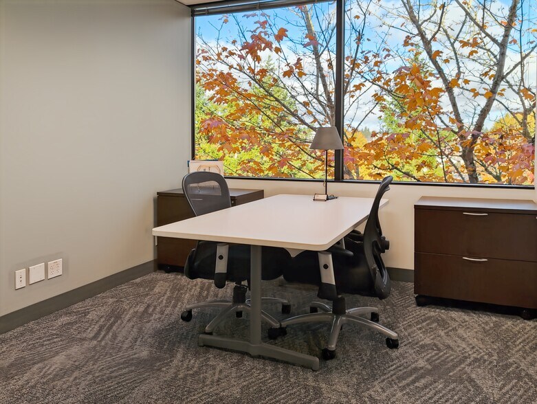 More Photos Of 11900 NE 1st St, Bellevue Coworking Space