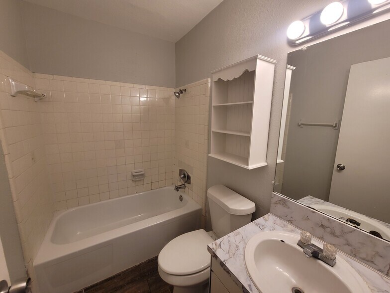 More Photos Of 521 Southtrail Dr, San Antonio Multifamily For Sale