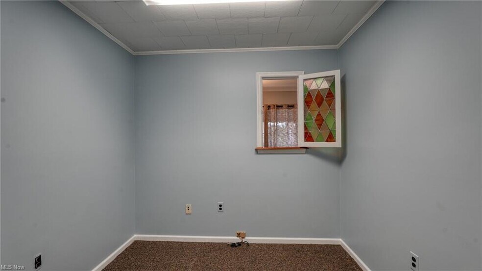 More Photos Of 126 N 9th St, Cambridge Office For Sale