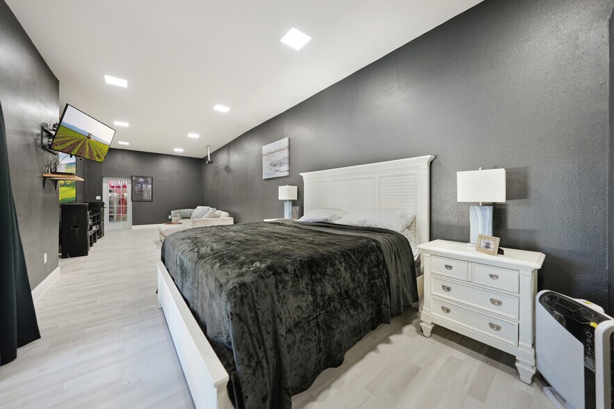 More Photos Of 2461 SW Highway 17, Arcadia Warehouse For Sale