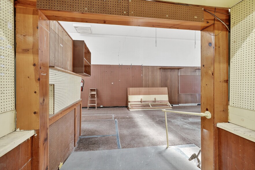 More Photos Of 360-362 Central Ave, Fillmore Storefront For Sale