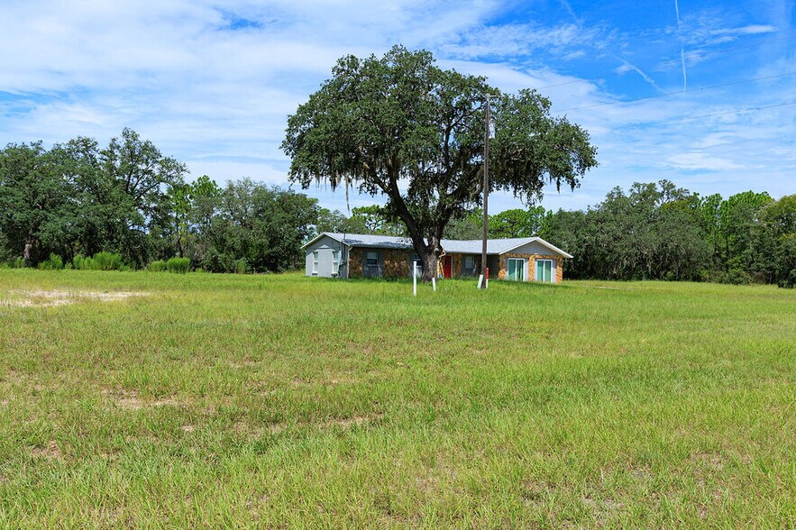 More Photos Of 15451 Commercial Way, Brooksville Office For Sale