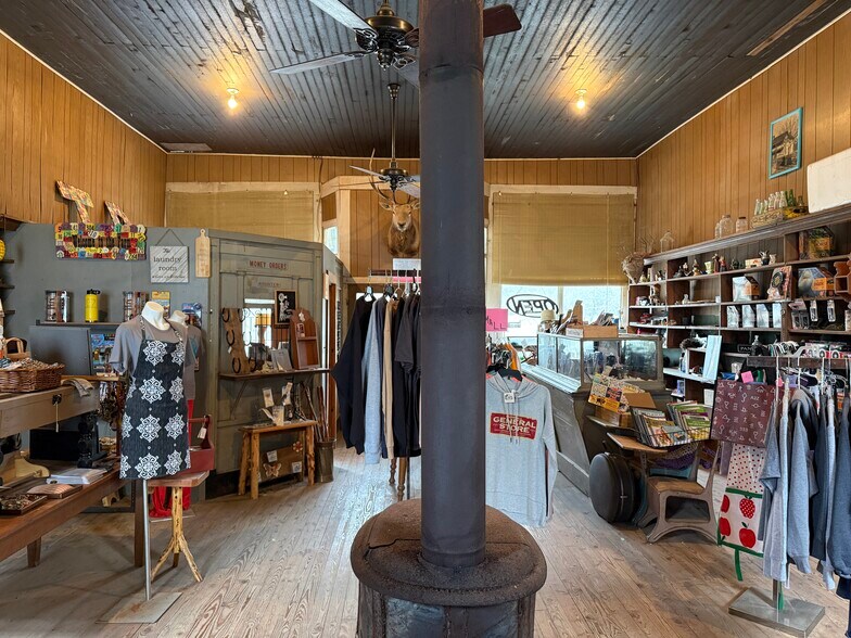 More Photos Of 128 River Rd, Marshall General Retail For Sale