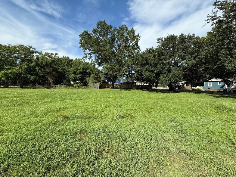 More Photos Of 1904 Tino Ln, Violet Land For Sale