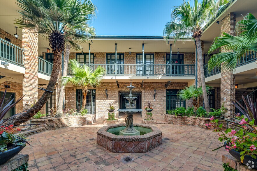 More Photos Of 3303 Louisiana St, Houston Loft Creative Space For Lease