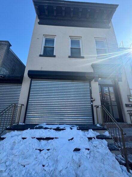 More Photos Of 25-89 Steinway St, Astoria Restaurant For Lease