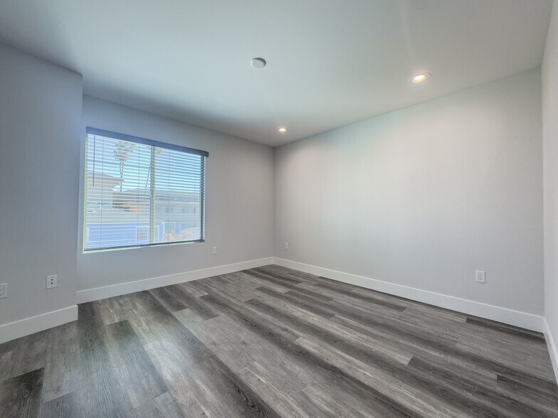 More Photos Of 1420 Pacific Beach Dr, San Diego Apartments For Sale