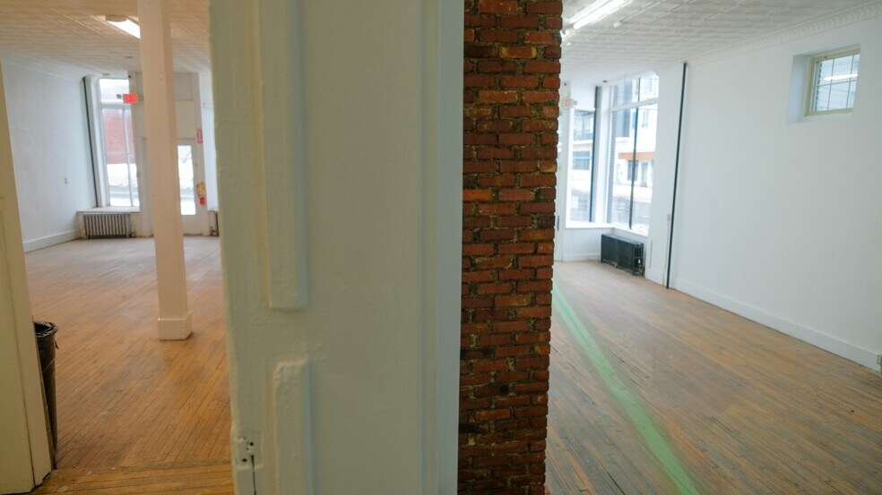 More Photos Of 1005 E Fayette St, Syracuse Apartments For Lease