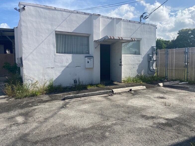 More Photos Of 2126 Collins Ct, Hollywood Refrigeration Cold Storage For Lease