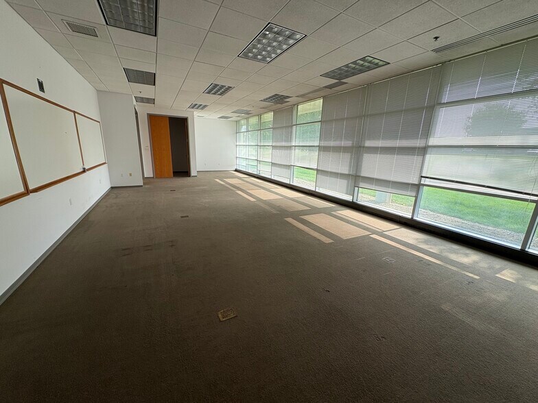 More Photos Of 2800 Duncan Rd, Lafayette Manufacturing For Lease