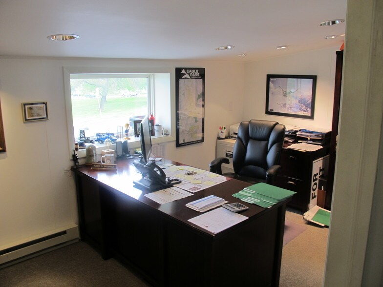 More Photos Of 4056 Marietta Ave, Mount Joy Light Distribution For Lease