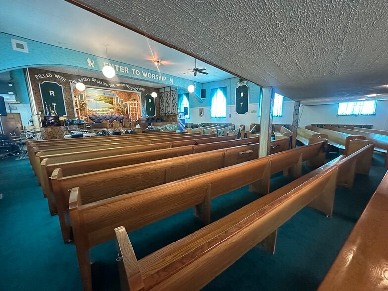 More Photos Of 2245 E Riverside Dr, Indianapolis Religious Facility For Sale