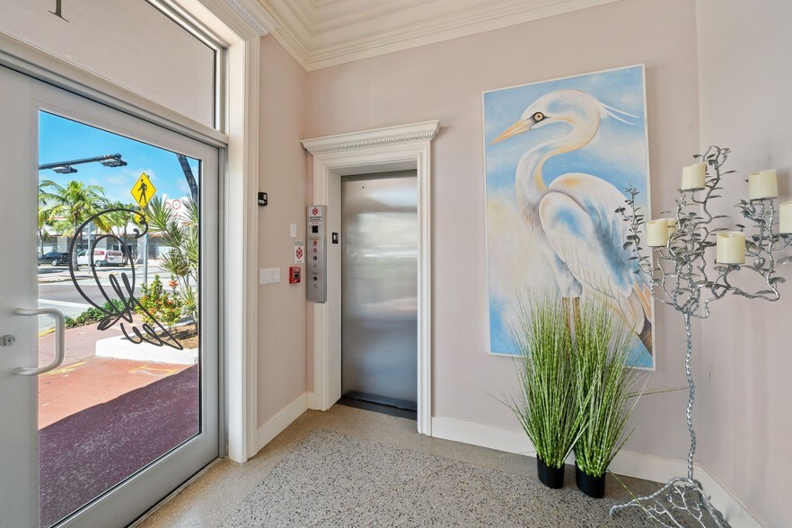 More Photos Of 1435 Collins Ave, Miami Beach Hotel For Sale