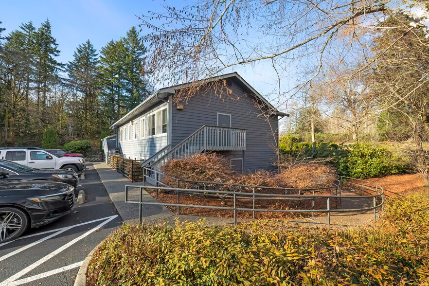 More Photos Of 104 Tremont Ave, Port Orchard Medical For Sale