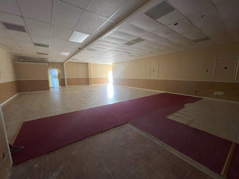 More Photos Of 18855-18859 W Little York Rd, Katy Unknown For Lease