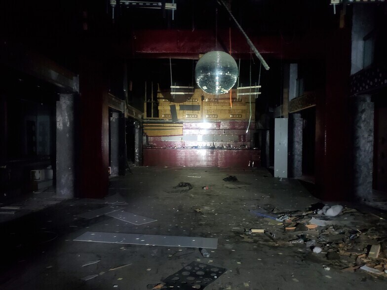 More Photos Of 5960 Dr Martin Luther King Dr, Saint Louis Bar For Sale