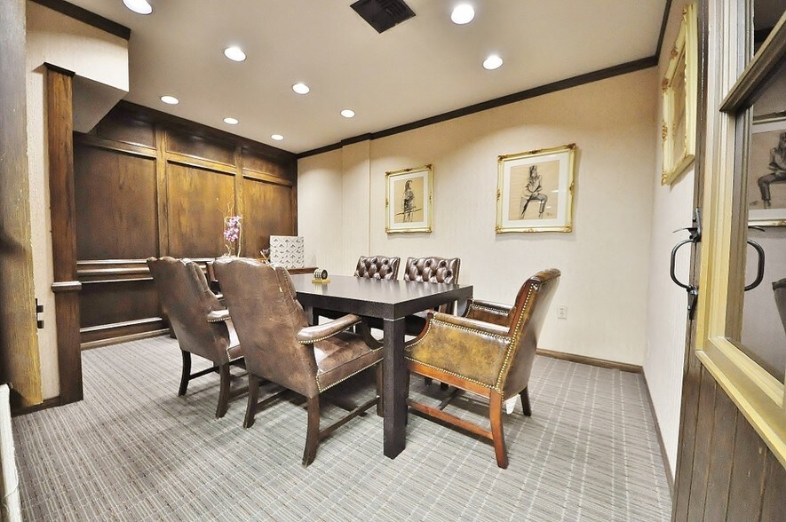 More Photos Of 2472 Lake Ave, Altadena Coworking Space