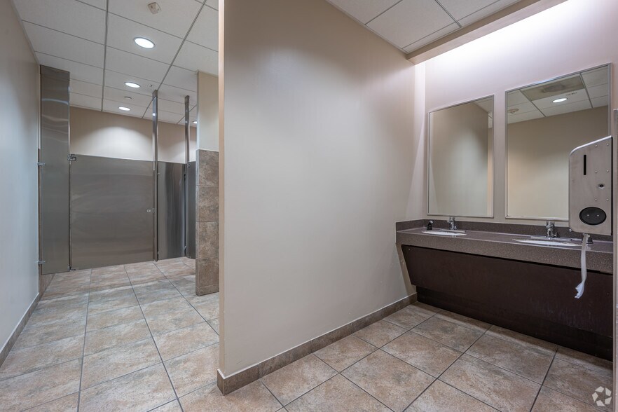 More Photos Of 601 Jefferson St, Houston Office For Lease