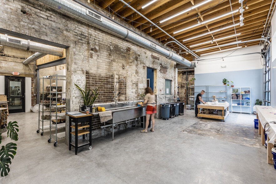 More Photos Of 4201 Millersville Rd, Indianapolis Research And Development For Lease