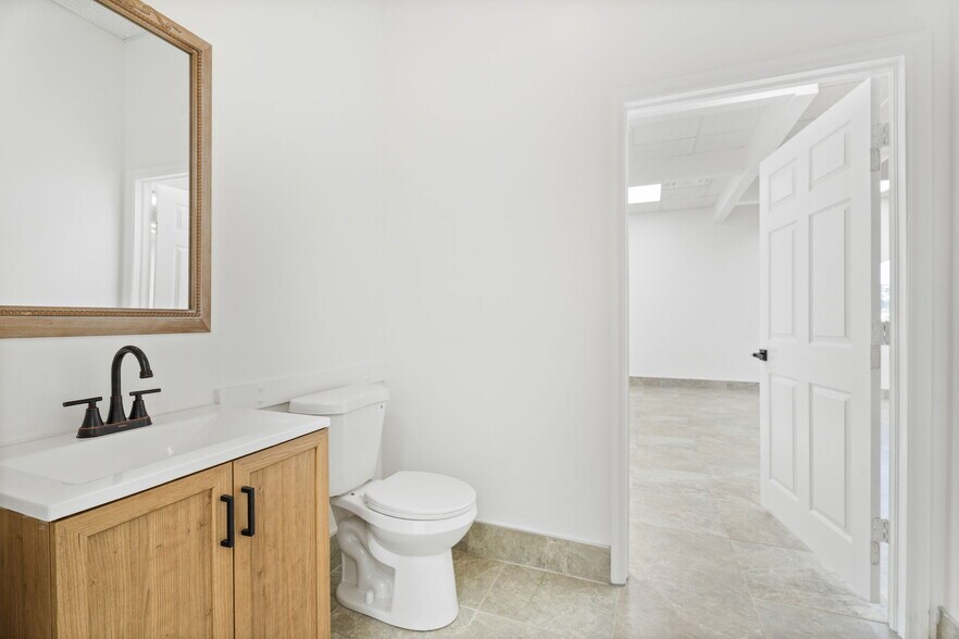 More Photos Of 1120 Village Lakes Blvd, Lehigh Acres Golf Course Driving Range For Lease