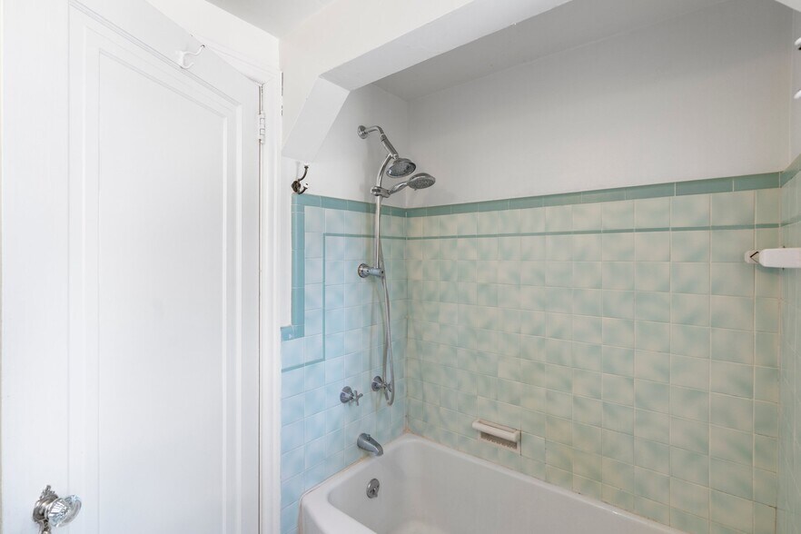 More Photos Of 4355 Batavia Pl, Denver Apartments For Sale