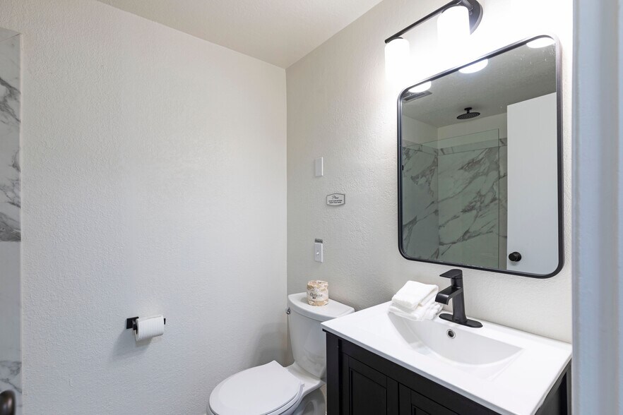 More Photos Of 49825 US Highway 93, Polson Hotel For Sale