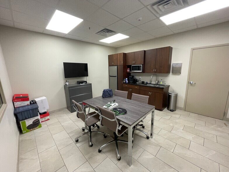 More Photos Of 5004-5048 Tradewinds Pky, Madison Unknown For Lease
