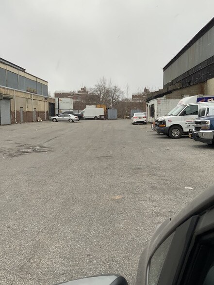 More Photos Of 60-82 Davidson St, Staten Island Warehouse For Sale