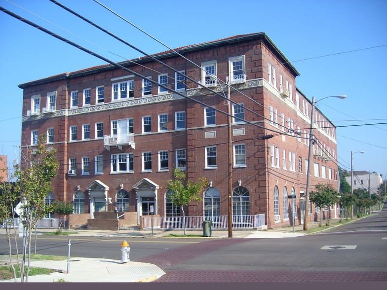 Primary Photo Of 821 Clay St, Vicksburg Office Residential For Sale