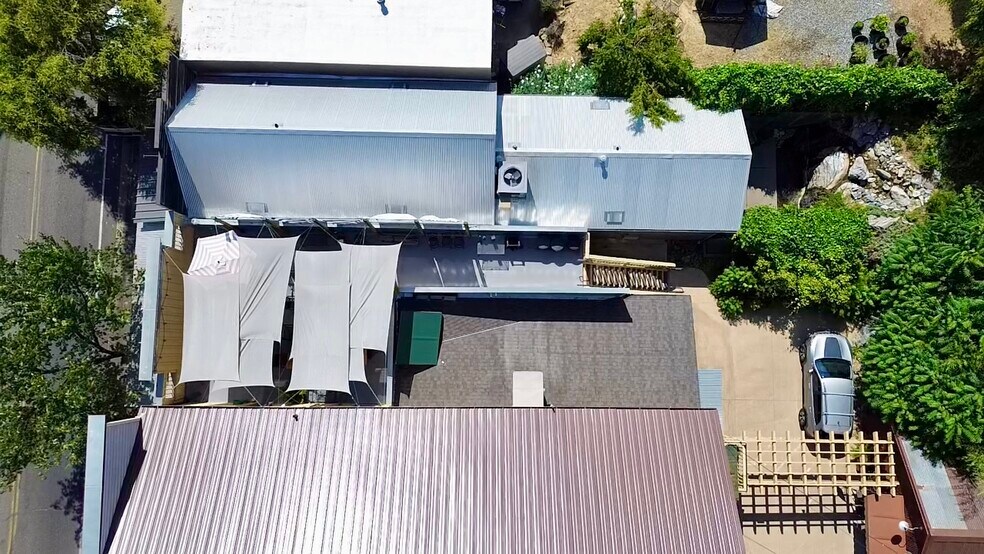 More Photos Of 448 Main St, Murphys Freestanding For Lease