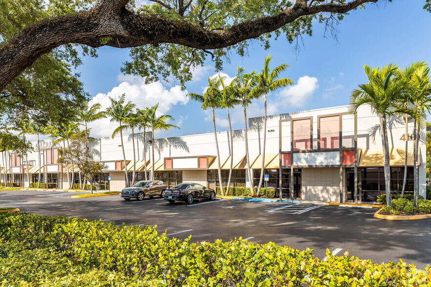 Primary Photo Of 4101 Ravenswood Rd, Dania Beach Office For Lease