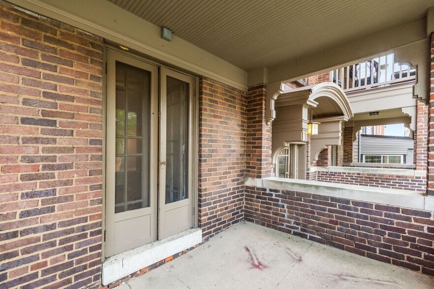 More Photos Of 94 N 20th St, Columbus Apartments For Sale