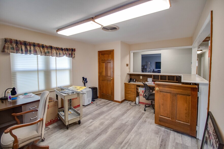 More Photos Of 440 S Prairie St, Bethalto General Retail For Sale
