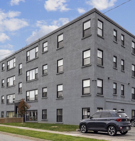 More Photos Of 17-19 Collier St, St Catharines Apartments For Sale