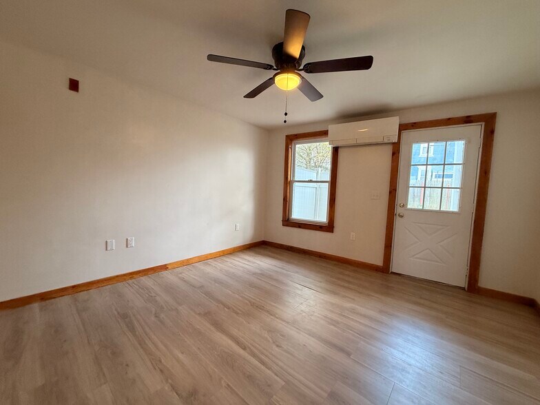 More Photos Of 130 Water St, Warren Apartments For Sale
