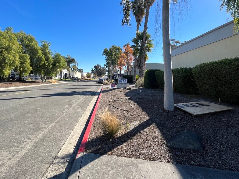 More Photos Of 861 E Rancheros Dr, San Marcos Warehouse For Lease